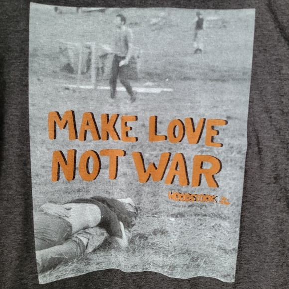 Woodstock brand T-shirt - Picture 2 of 3